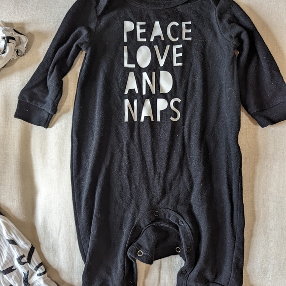 Cat & Jack Baby Girl 3-6M Cute Bows, Stars,+ Black & White Fall Rompers Bundle - Picture 6 of 10